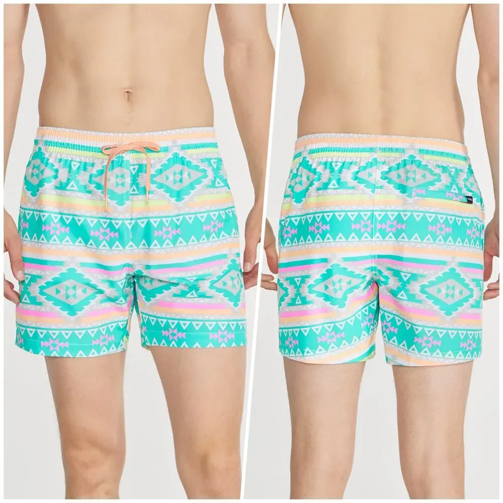 Chubbies | Men | The En Fuegos Pastel Aztec 5.5 Inch Lined Swim Trunks | Medium